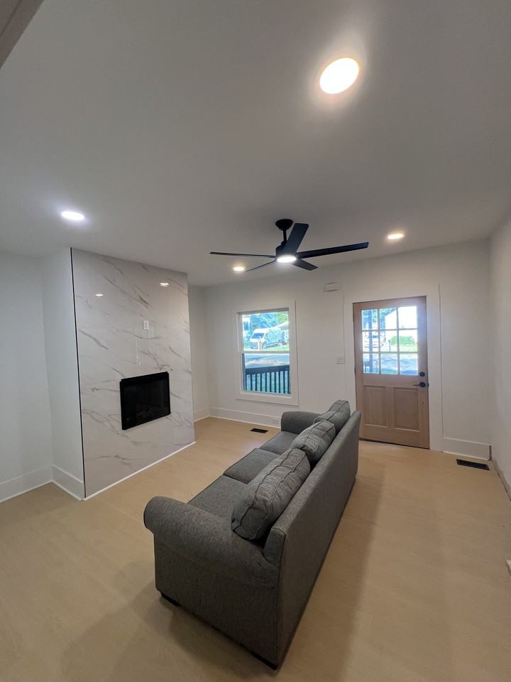 1227 Epworth St Sw #NA - Photo 7 of 8