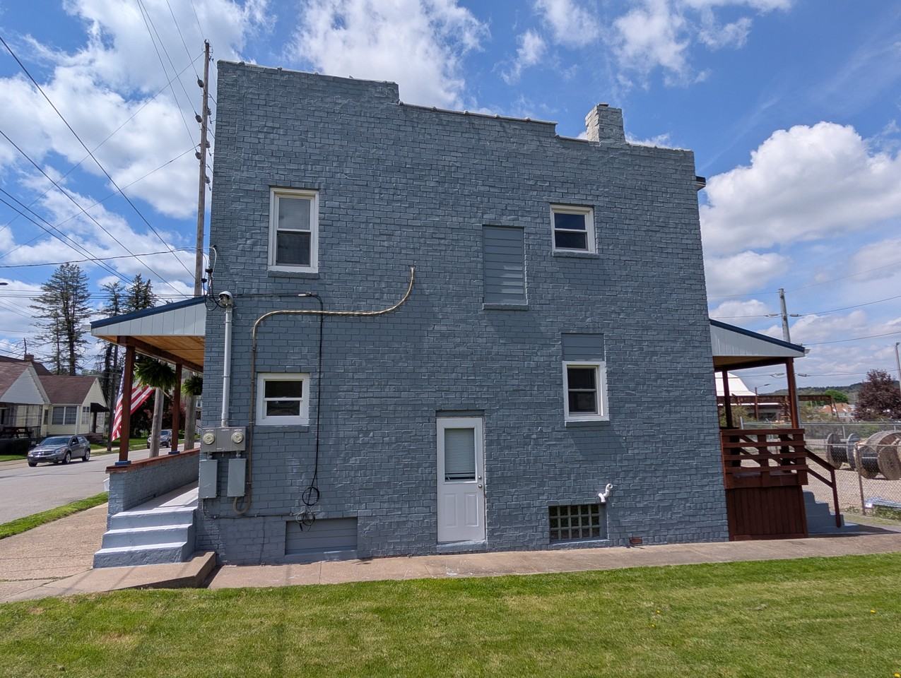 56 Franklin Ave #B - Photo 3 of 19