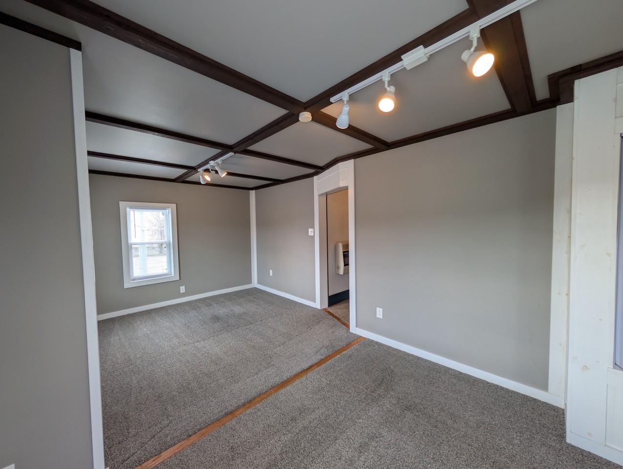 56 Franklin Ave #B - Photo 5 of 19