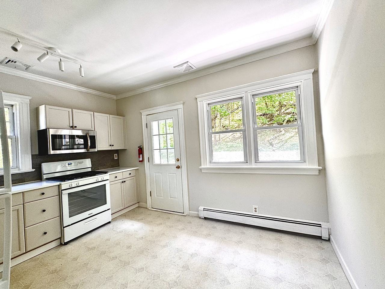 50 Western Ave #2L - Photo 6 of 28