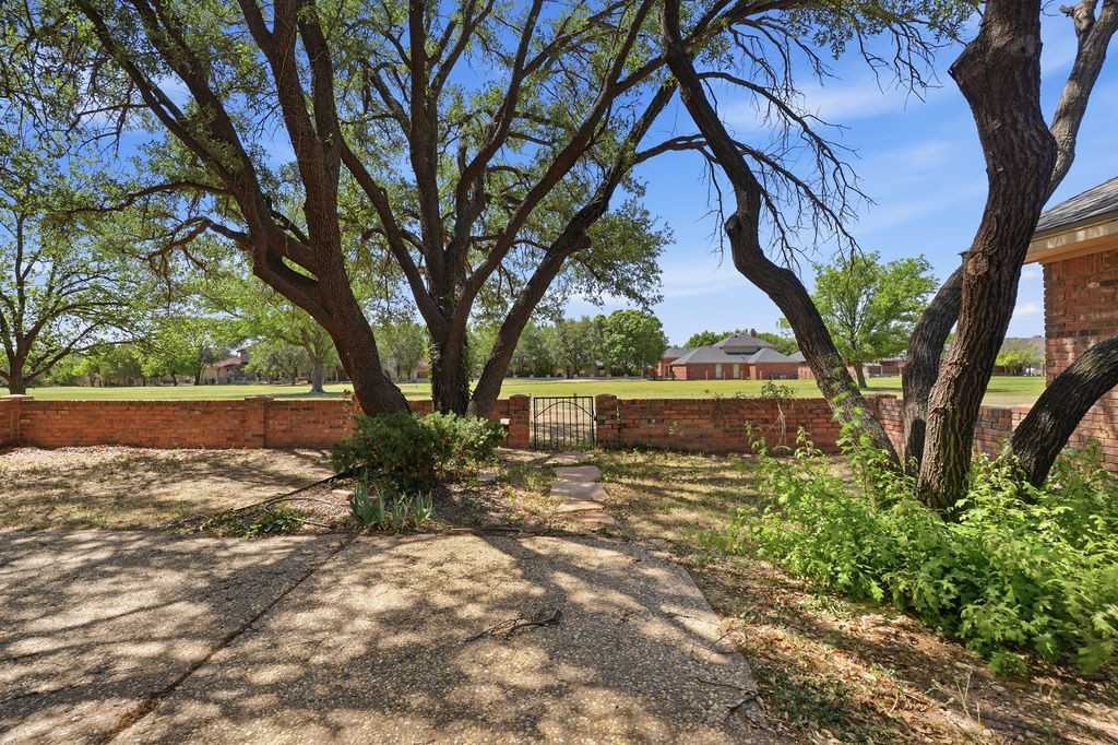 4419 89th St #NA - Photo 3 of 32