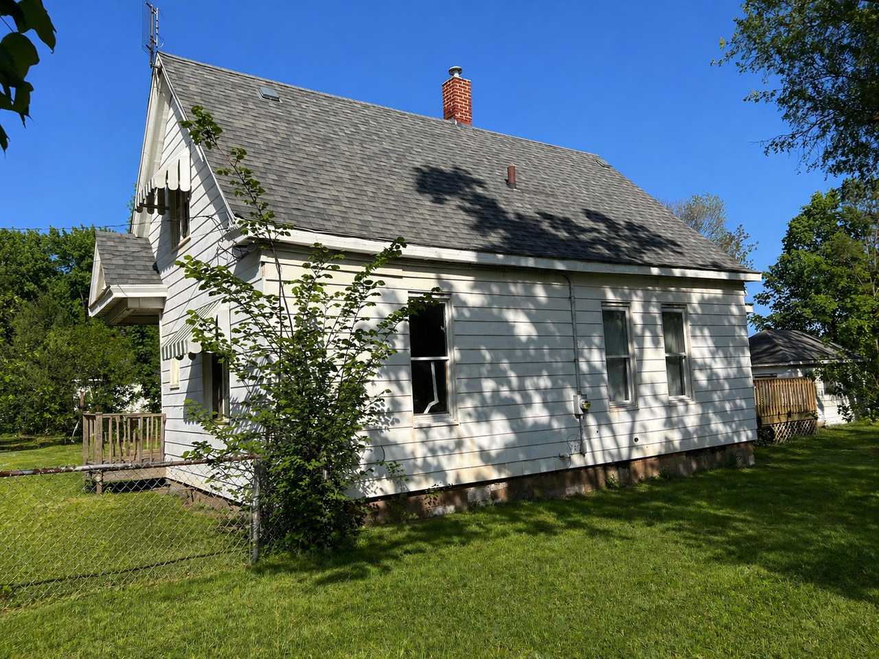 2302 Ne Monroe St #NA - Photo 3 of 30