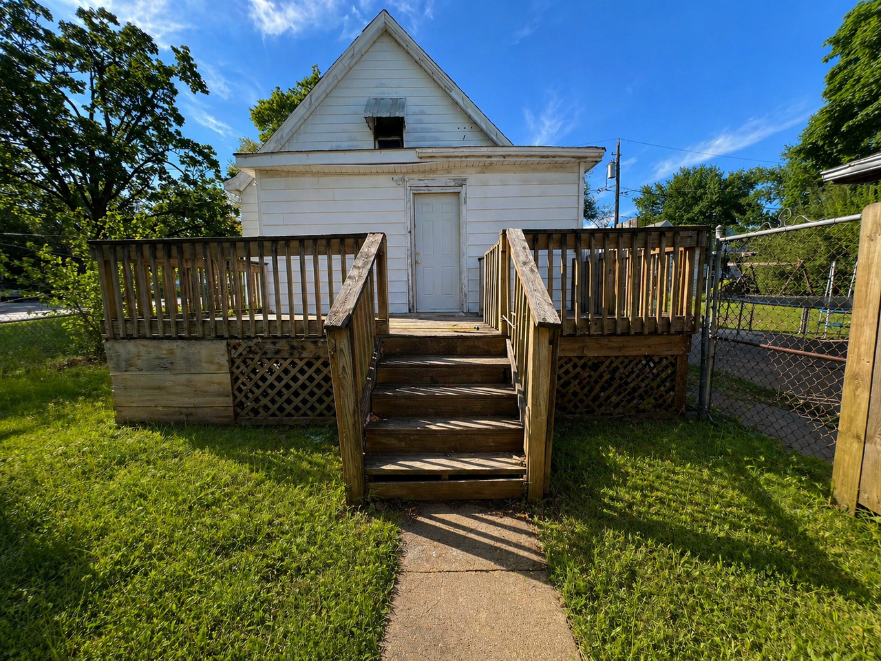 2302 Ne Monroe St #NA - Photo 4 of 30