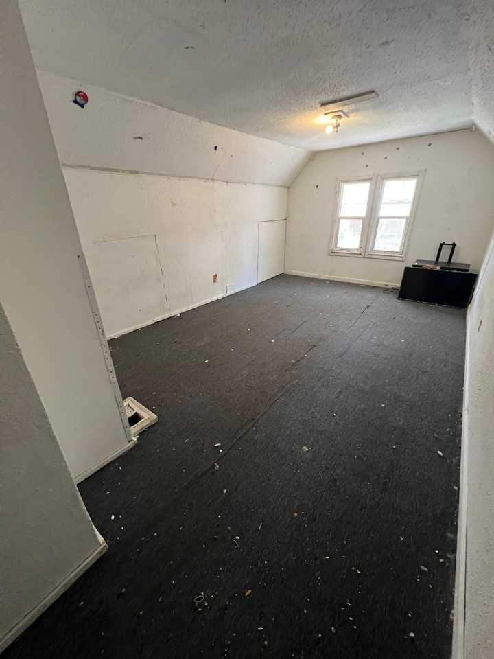 2302 Ne Monroe St #NA - Photo 5 of 30