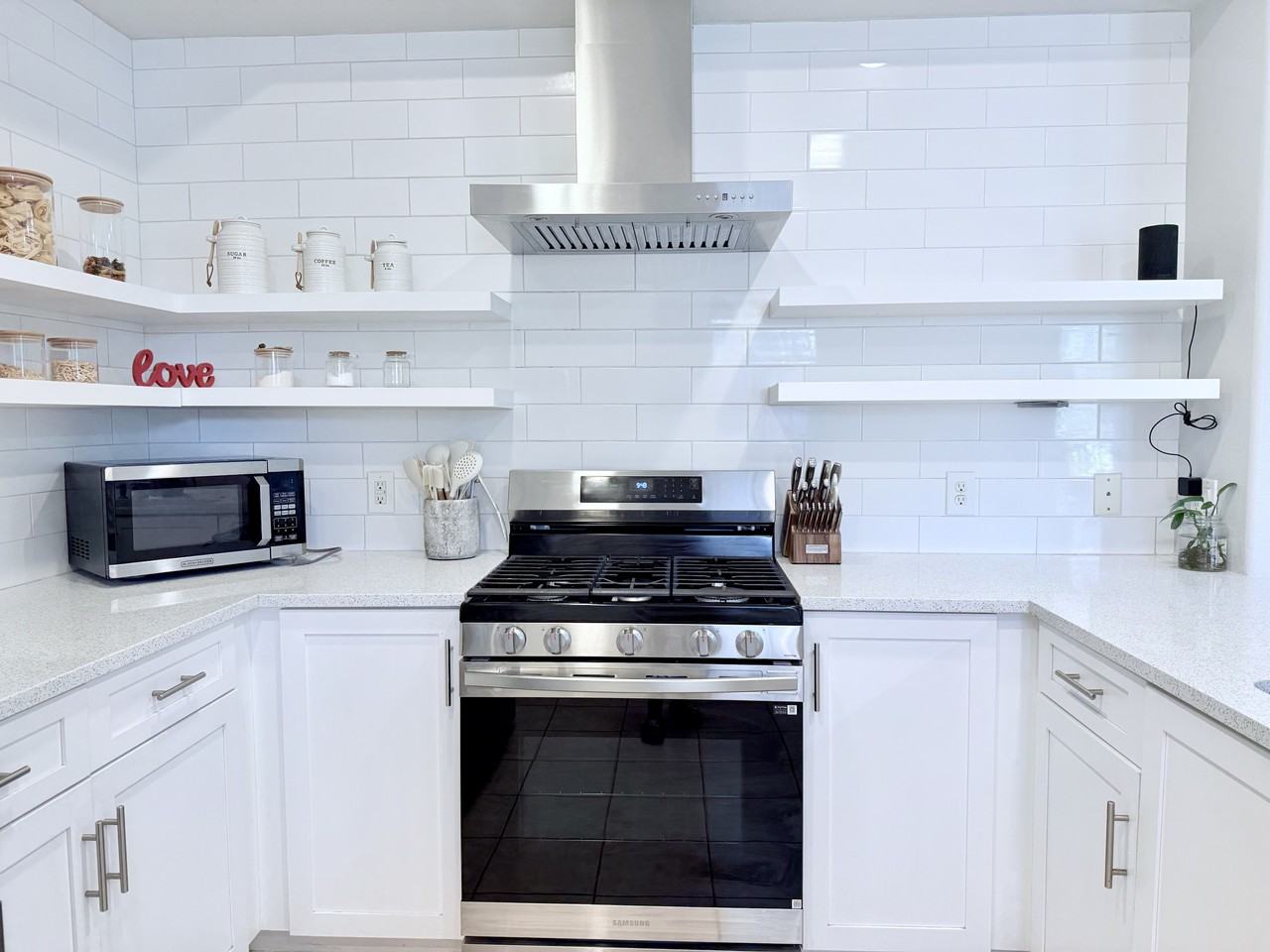 3014 N Oxnard Blvd #NA - Photo 3 of 19