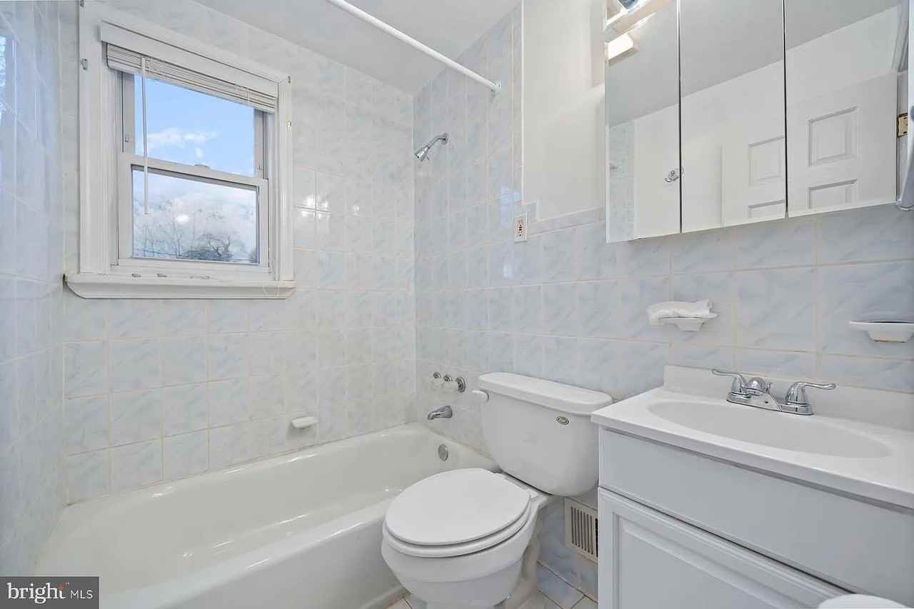 3318 Avondale Ave #NA - Photo 3 of 10