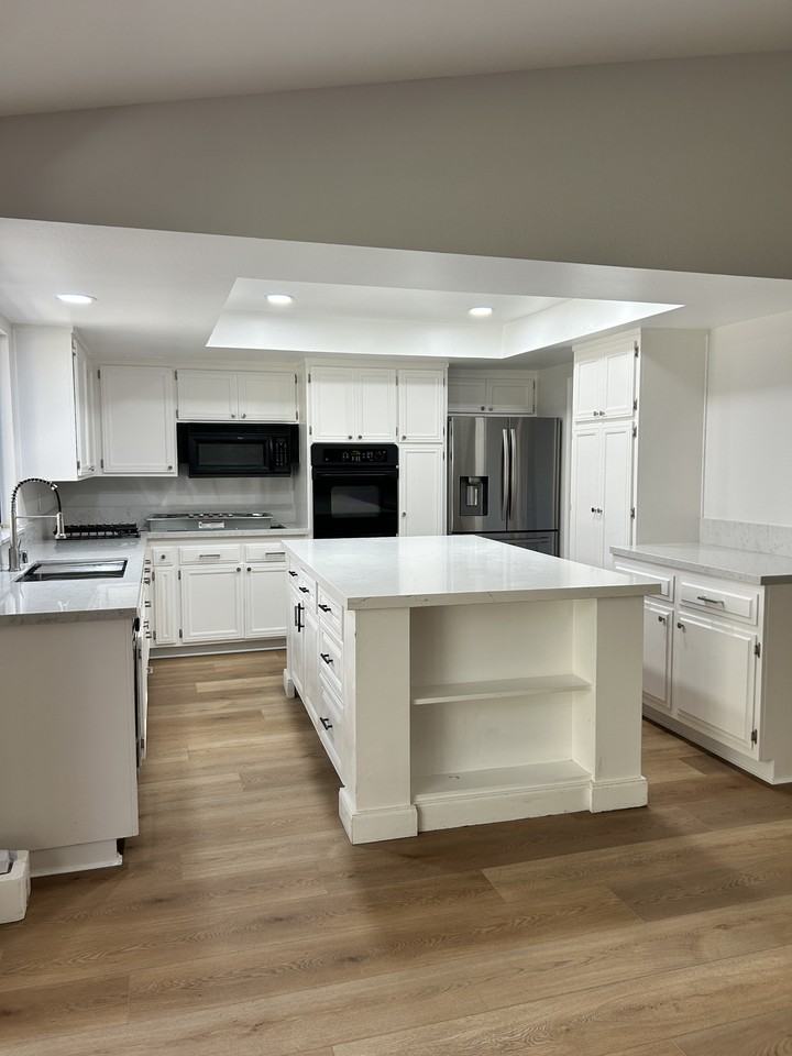 4275 Thomas Ct #NA - Photo 6 of 32