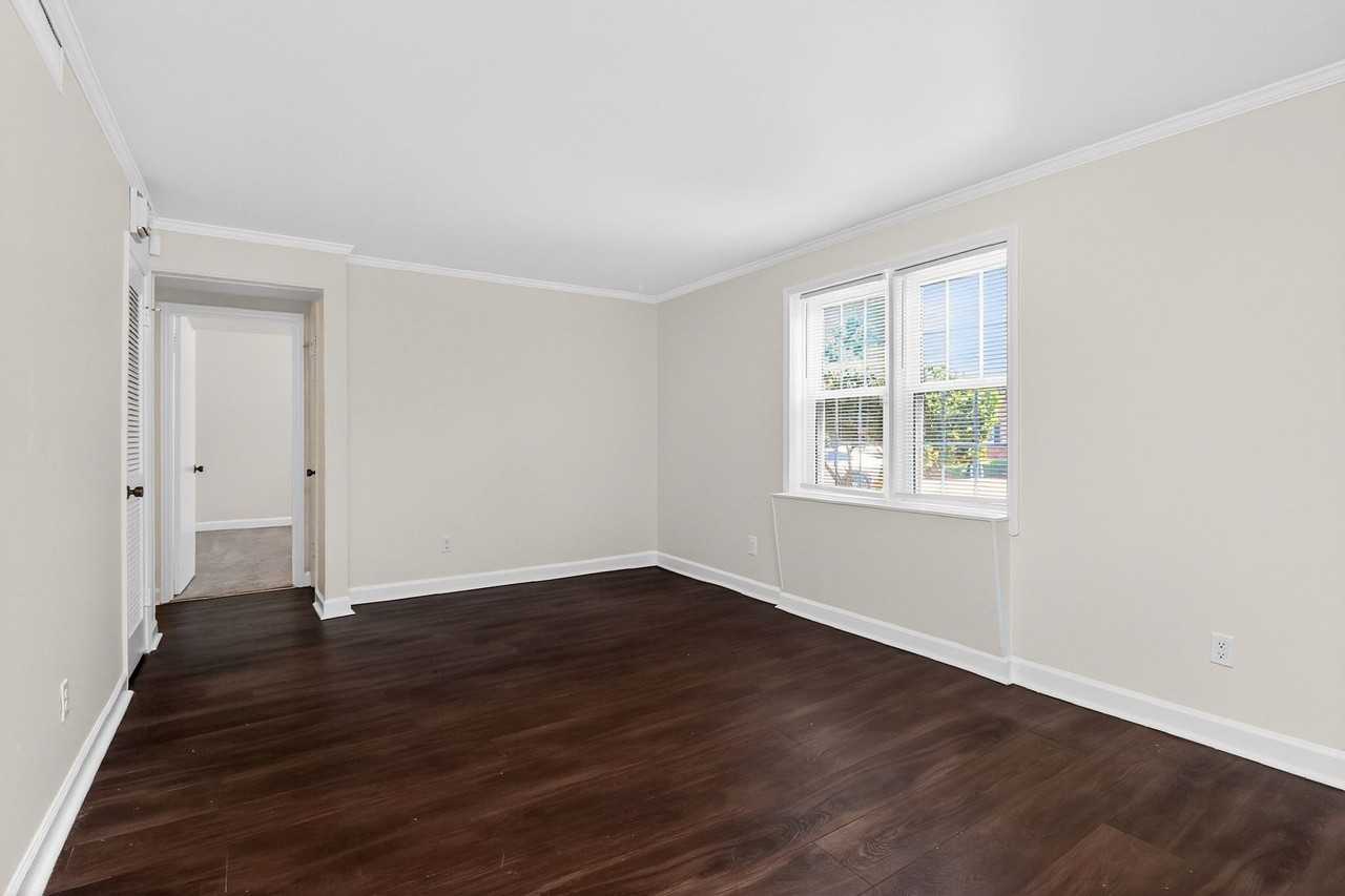 920 Mcalway Rd Apt A - Photo 2 of 20