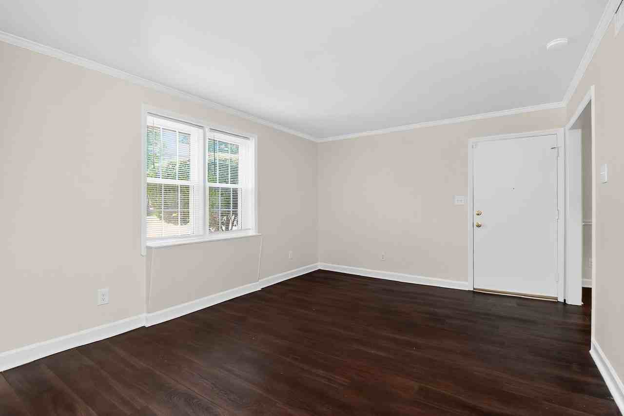 920 Mcalway Rd Apt A - Photo 5 of 20