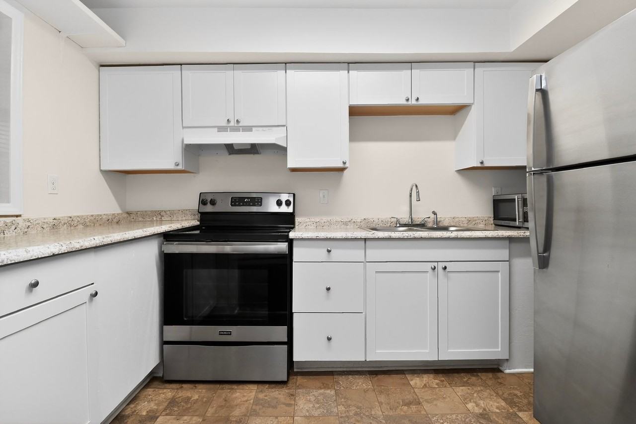 920 Mcalway Rd Apt A - Photo 6 of 20