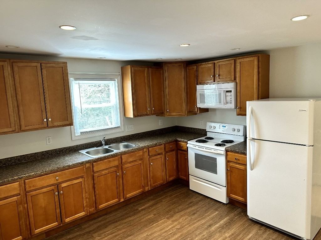 49 Golden Hill St #2 - Photo 2 of 10