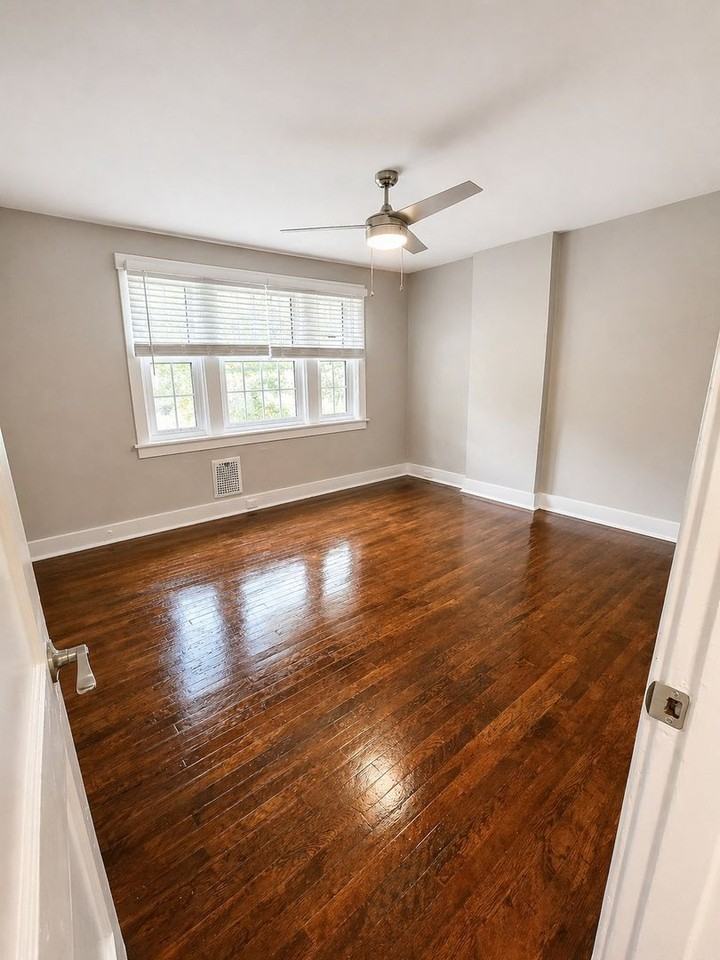 *** Mt. Lebanon Duplex for Rent with Front and Back Porch * Pet Friendly Apartment * Walk to the T * Renovated *** - Photo 7 of 24