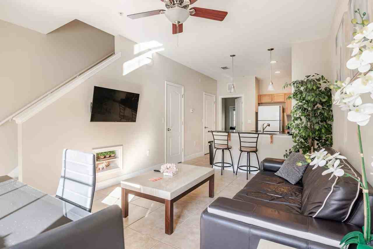 2960 Sw 35th Pl - Photo 5 of 26