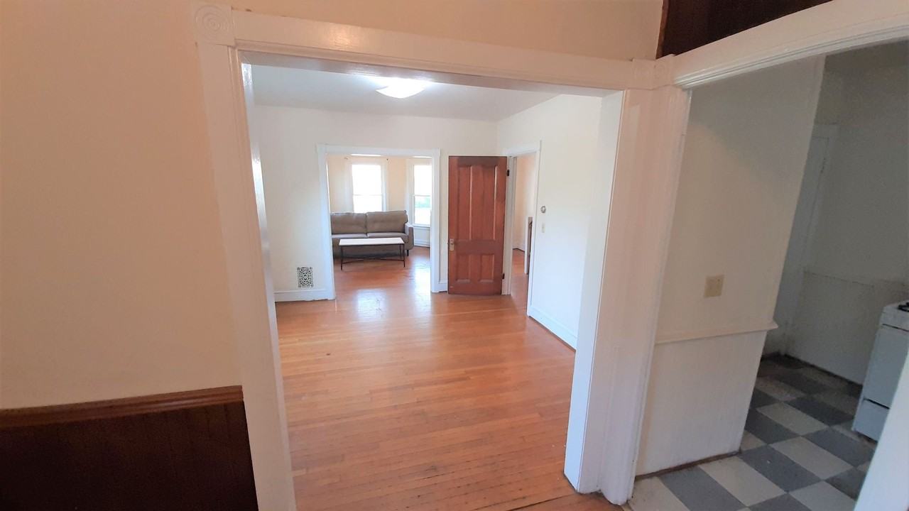 119-121 Prospect Street - Photo 6 of 26