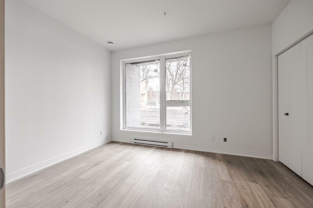 1782 Avenue Victoria #502 - Photo 4 of 12