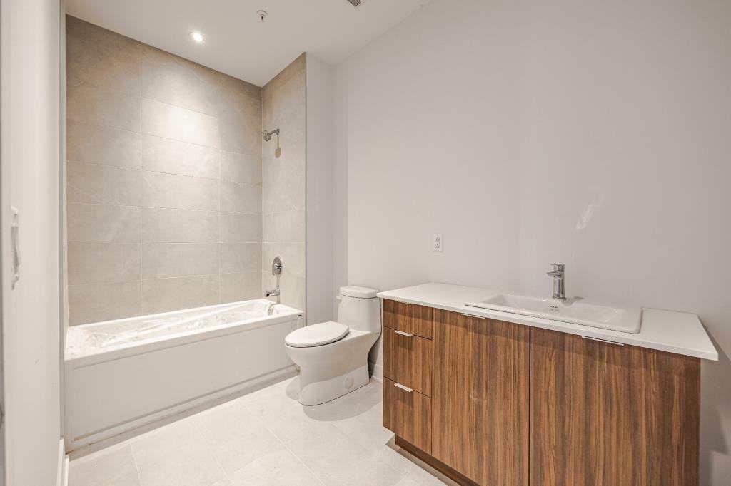 1782 Avenue Victoria #502 - Photo 7 of 12