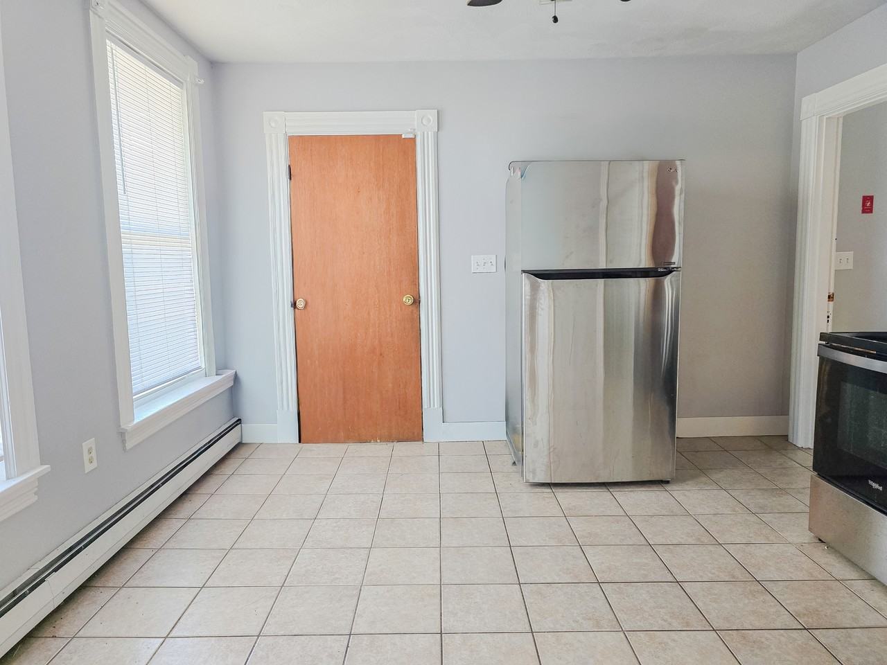 463 Lake Ave #1 - Photo 4 of 9