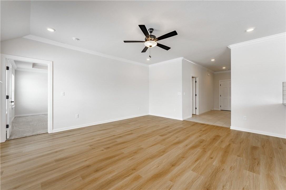 317 S Nightfall Ave - Photo 3 of 31