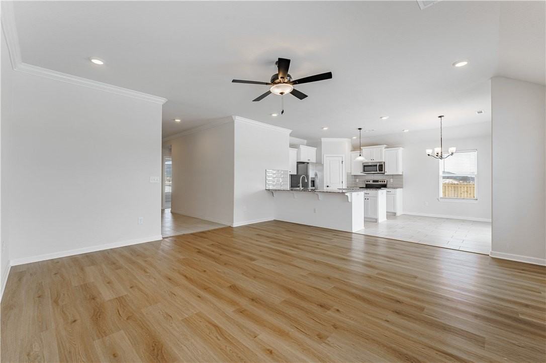 317 S Nightfall Ave - Photo 4 of 31