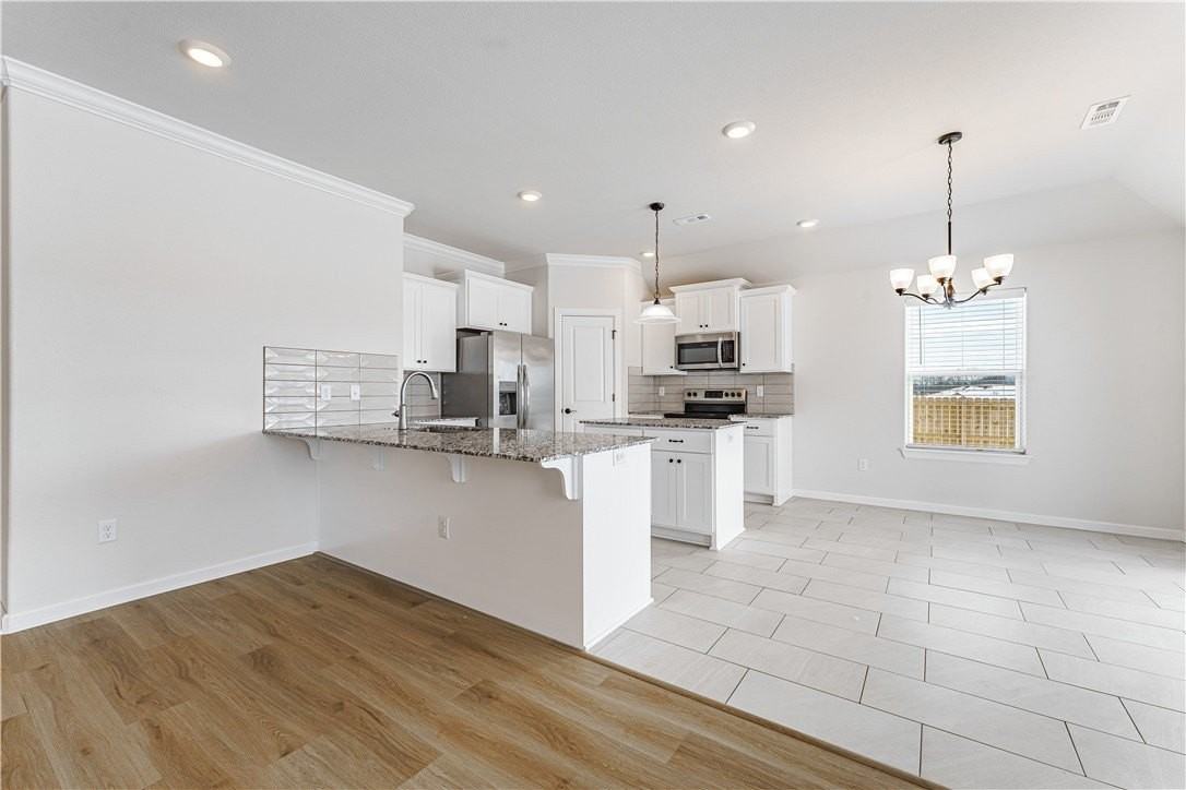 317 S Nightfall Ave - Photo 6 of 31
