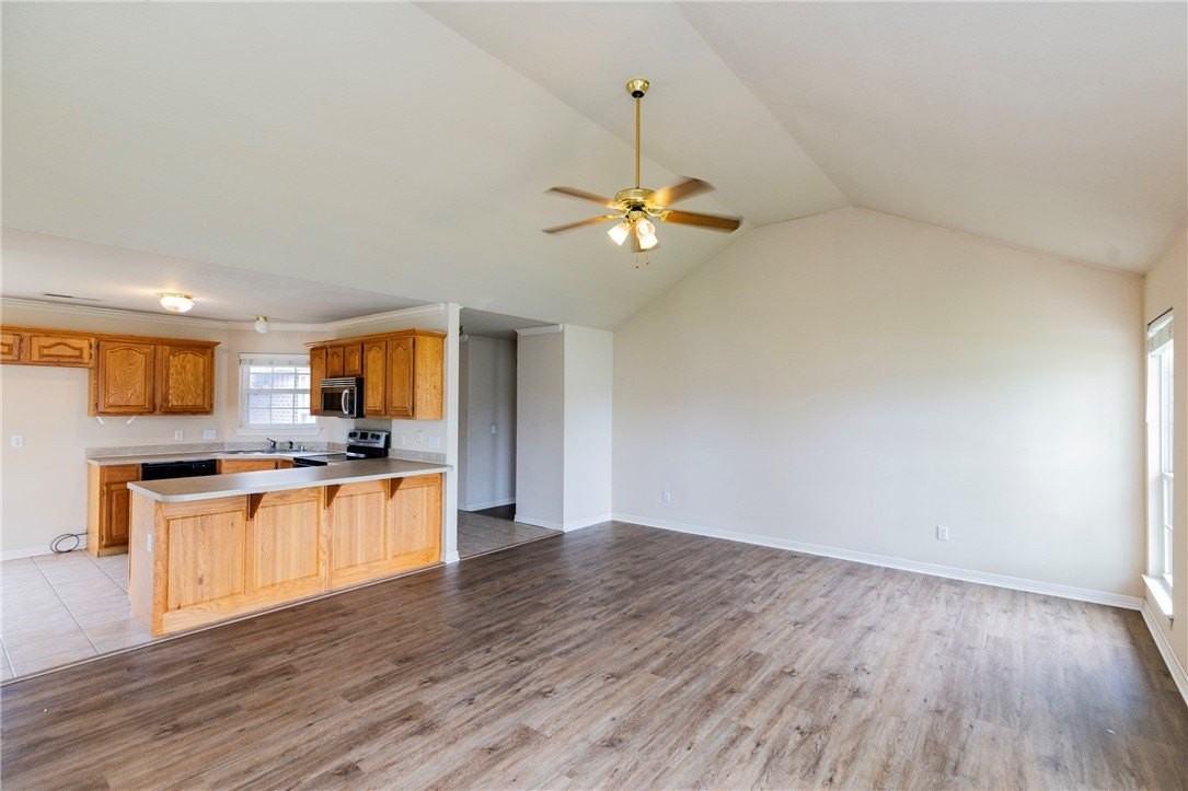 255B Ravenwood Blvd - Photo 6 of 18