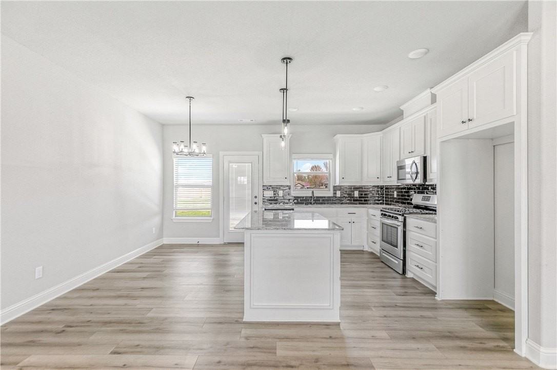 2308 John Montgomery Cir - Photo 5 of 22