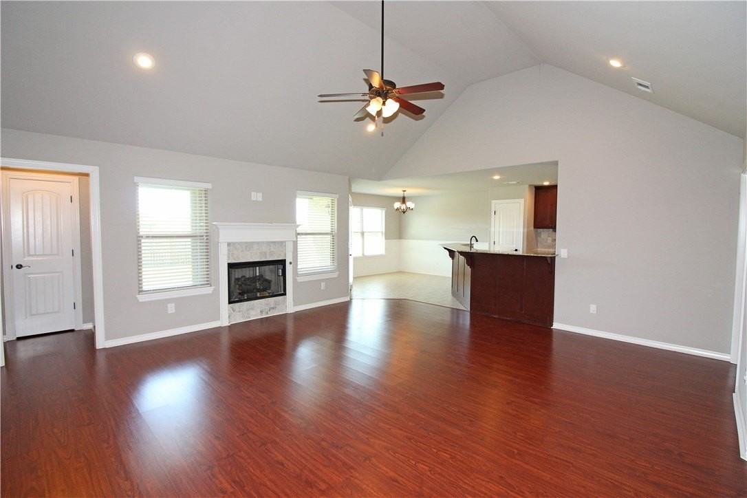 902 Sw Caprington St - Photo 4 of 26
