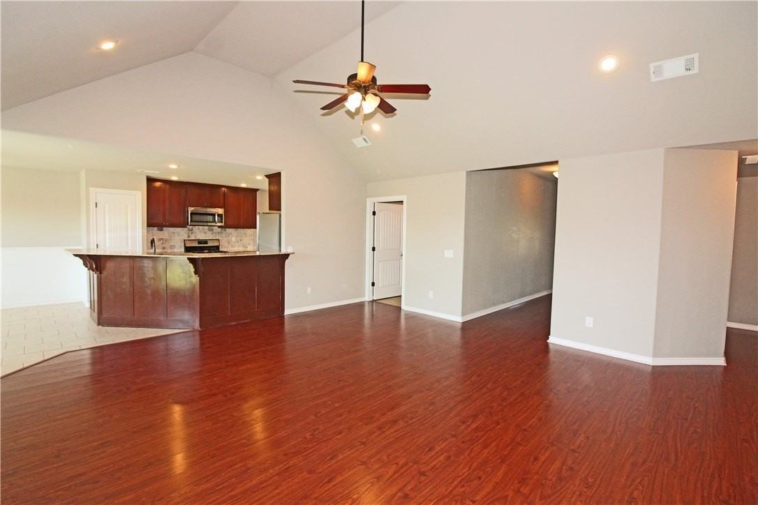 902 Sw Caprington St - Photo 6 of 26