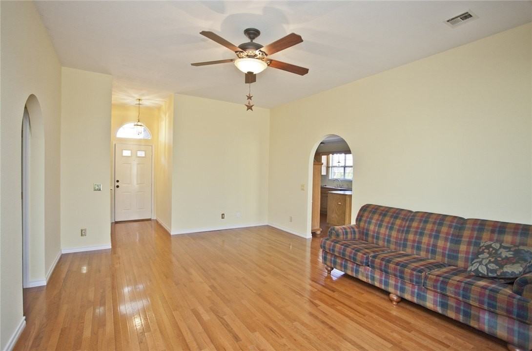 304 Old Forge Dr - Photo 3 of 25