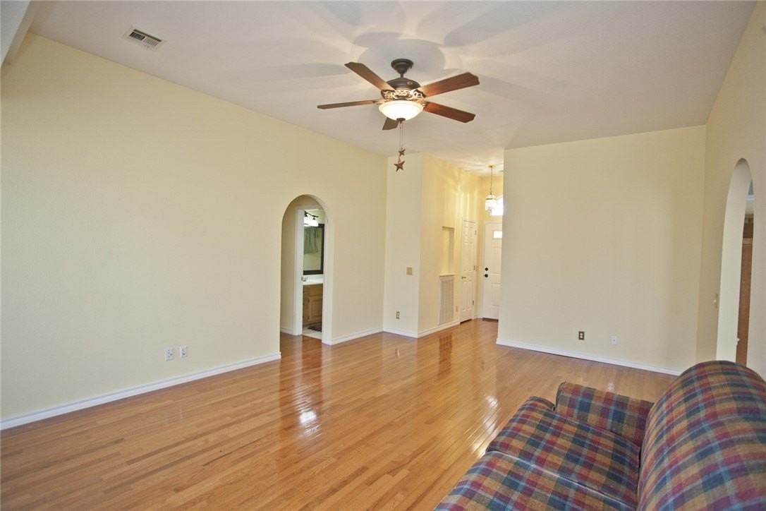 304 Old Forge Dr - Photo 4 of 25