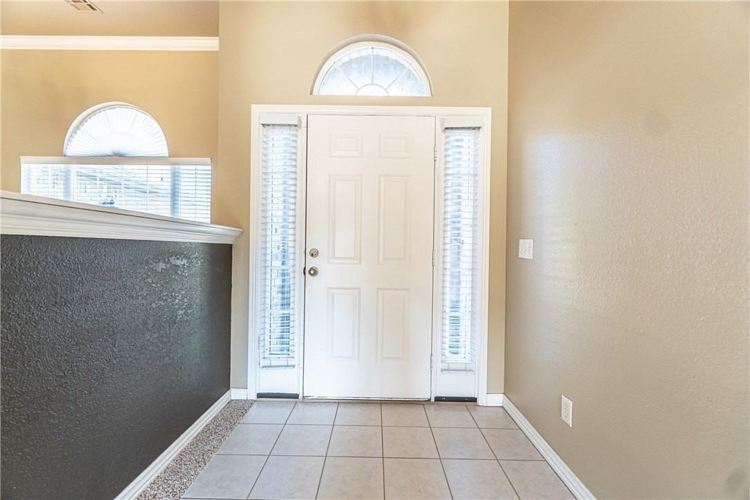 213 Shane Dr - Photo 3 of 22