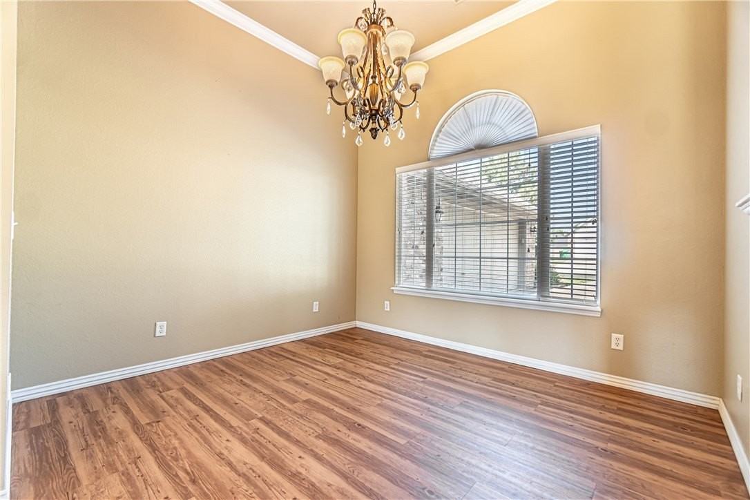 213 Shane Dr - Photo 4 of 22