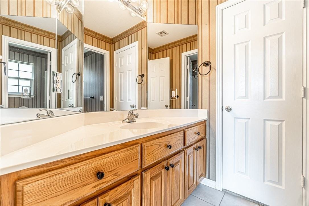 213 Shane Dr - Photo 7 of 22