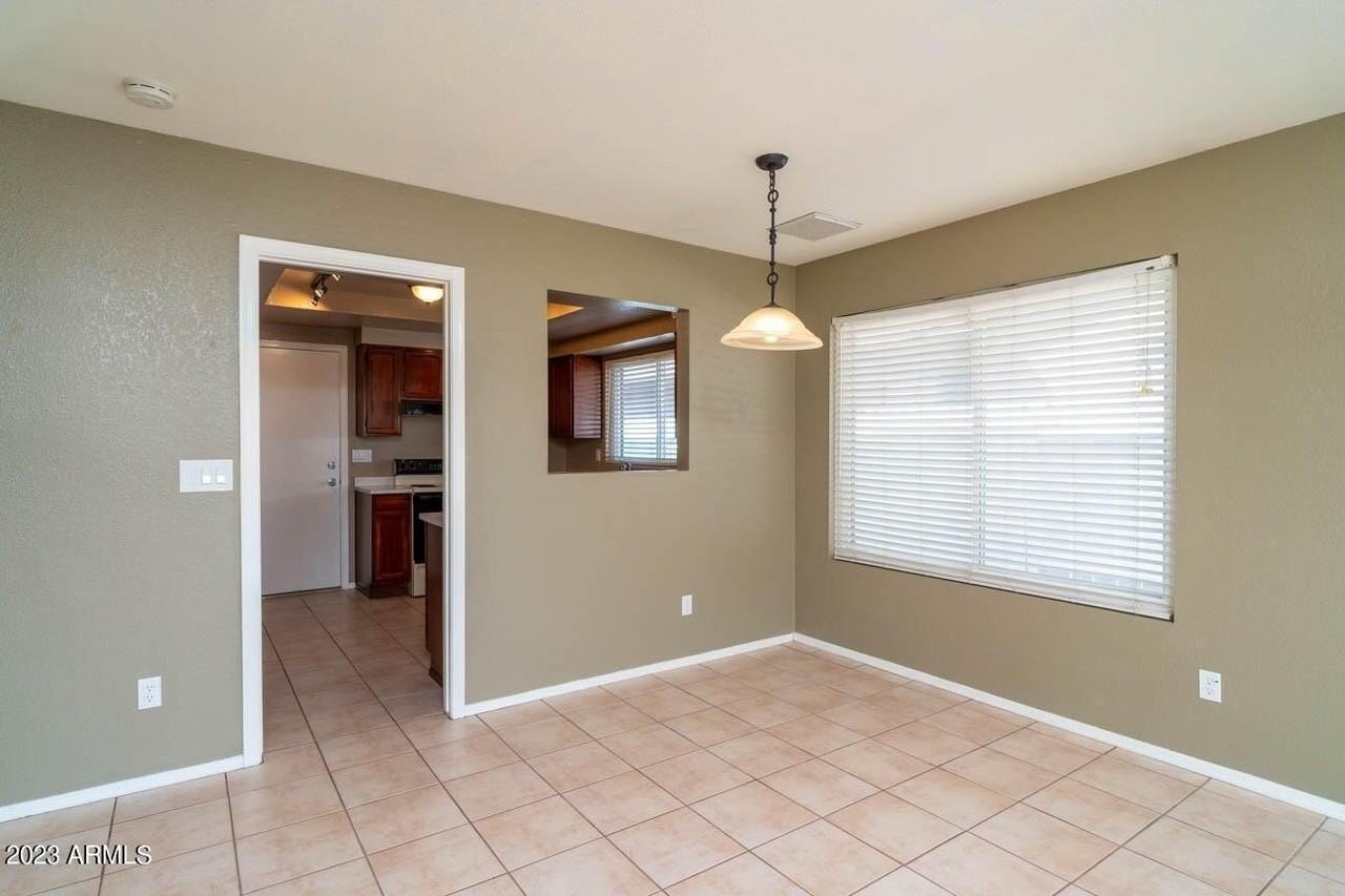 19601 N 43rd Dr - Photo 3 of 12