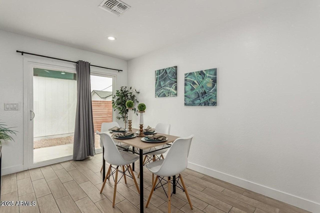 3153 W Sweetwater Ave - Photo 6 of 19