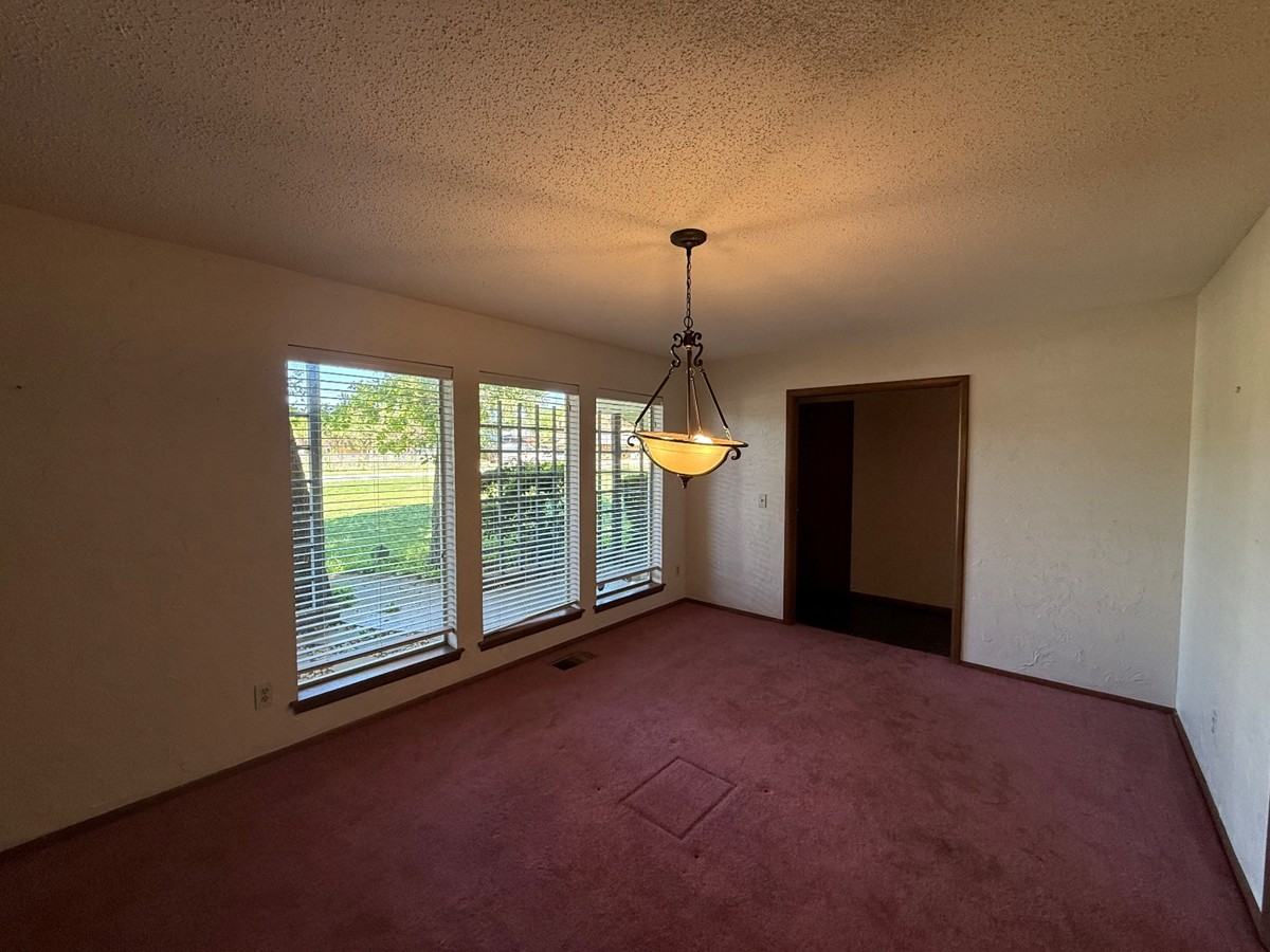 8300 Nw 15th St #1 - Photo 6 of 27