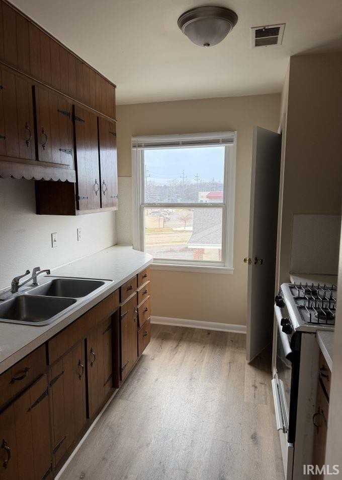 223 E Winslow Rd #1 - Photo 2 of 9