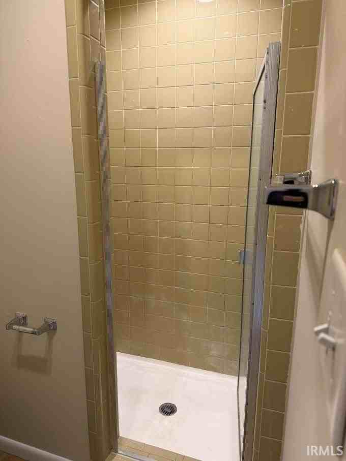 223 E Winslow Rd #1 - Photo 5 of 9