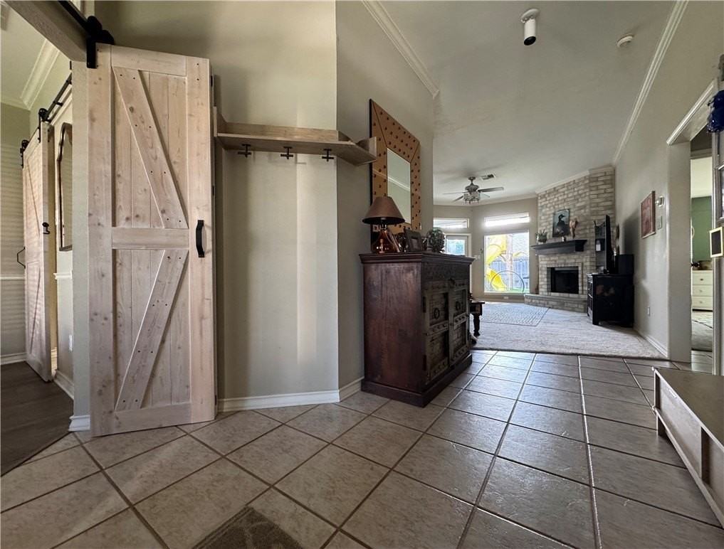 323 Long Pointe Dr - Photo 4 of 29