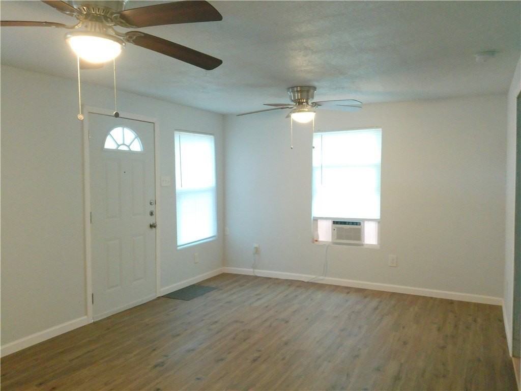 225 Watson St - Photo 2 of 18