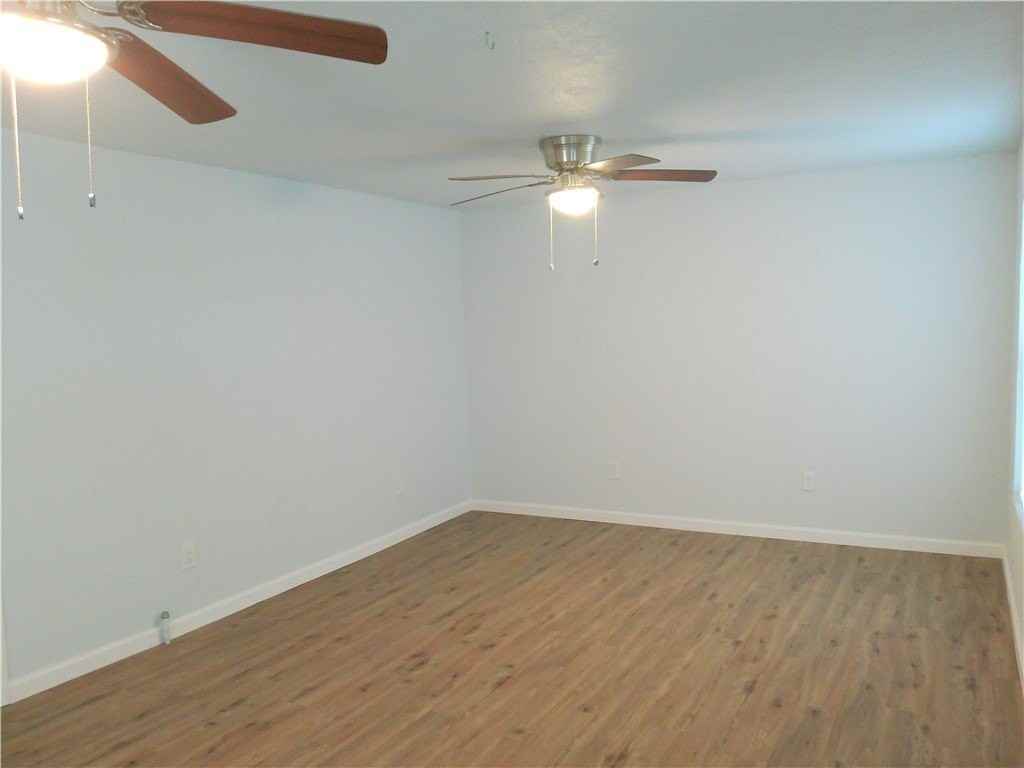 225 Watson St - Photo 3 of 18