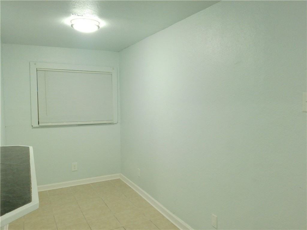 225 Watson St - Photo 7 of 18