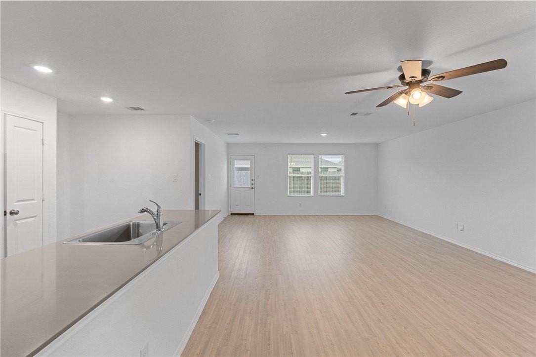 2633 Winterfell St - Photo 3 of 22