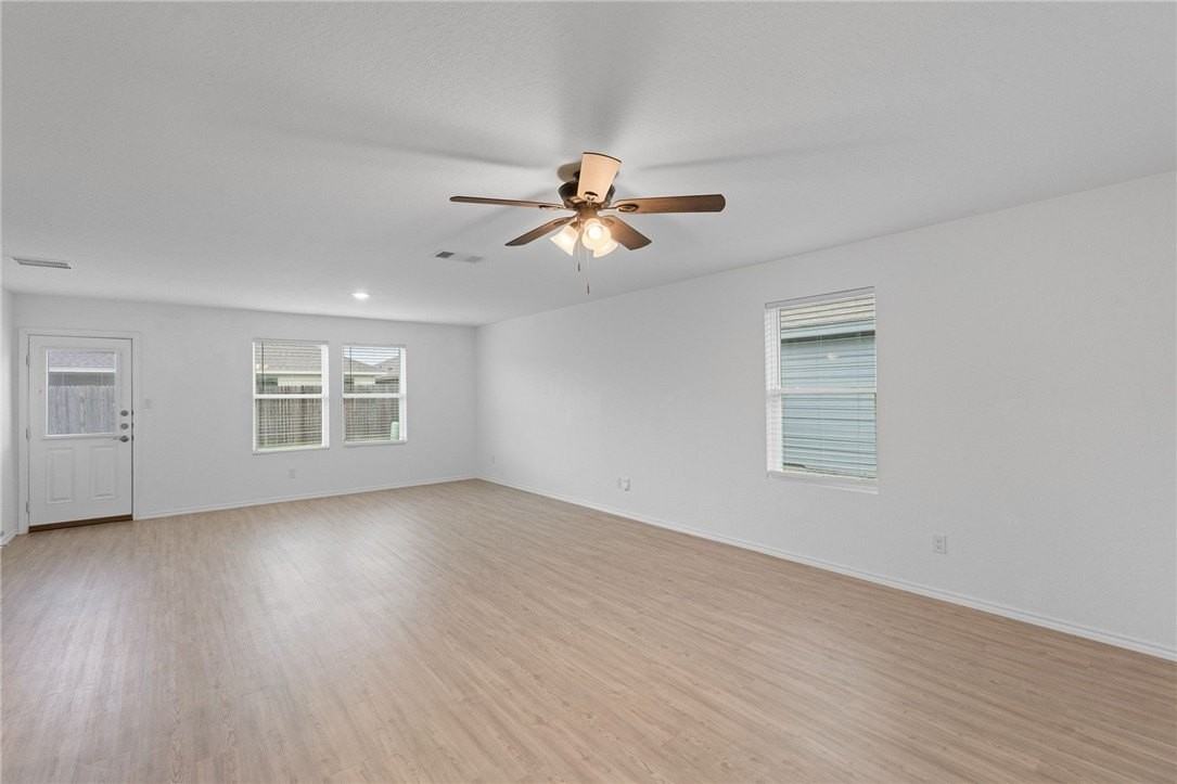 2633 Winterfell St - Photo 4 of 22