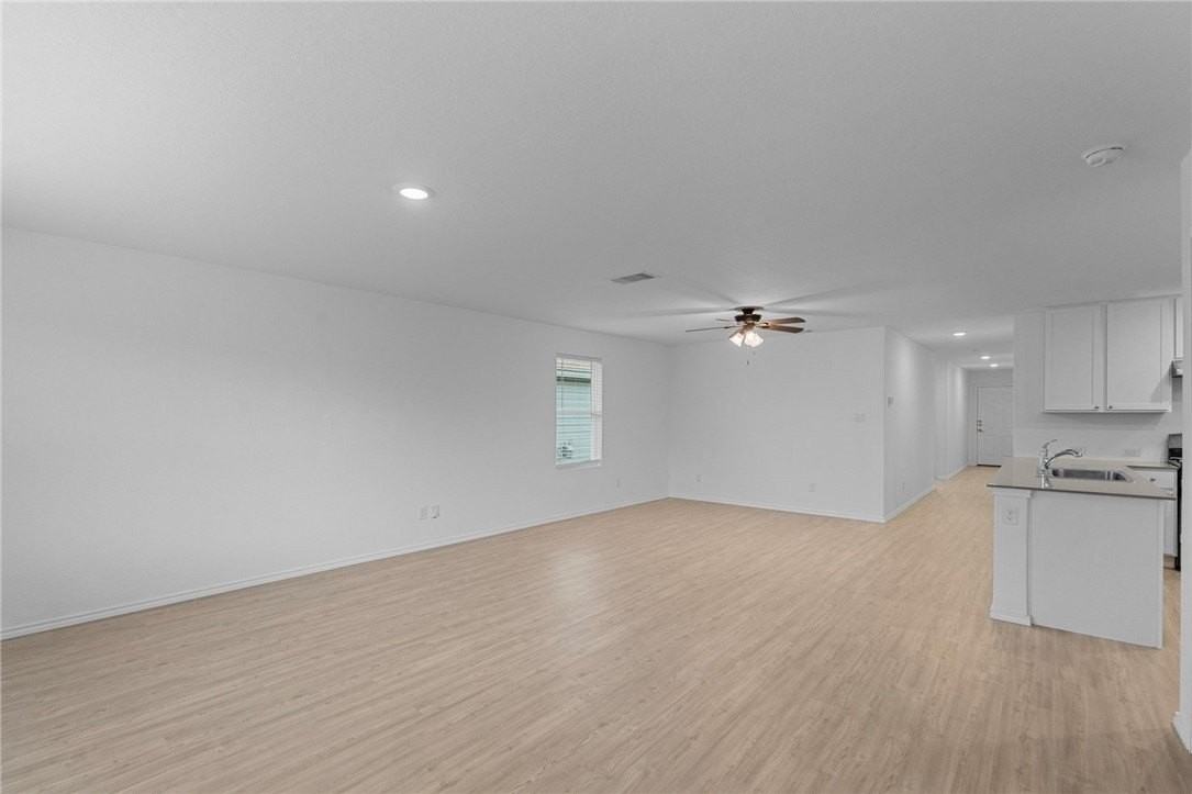 2633 Winterfell St - Photo 6 of 22