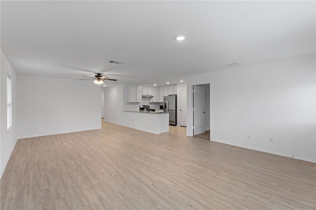 2633 Winterfell St - Photo 7 of 22