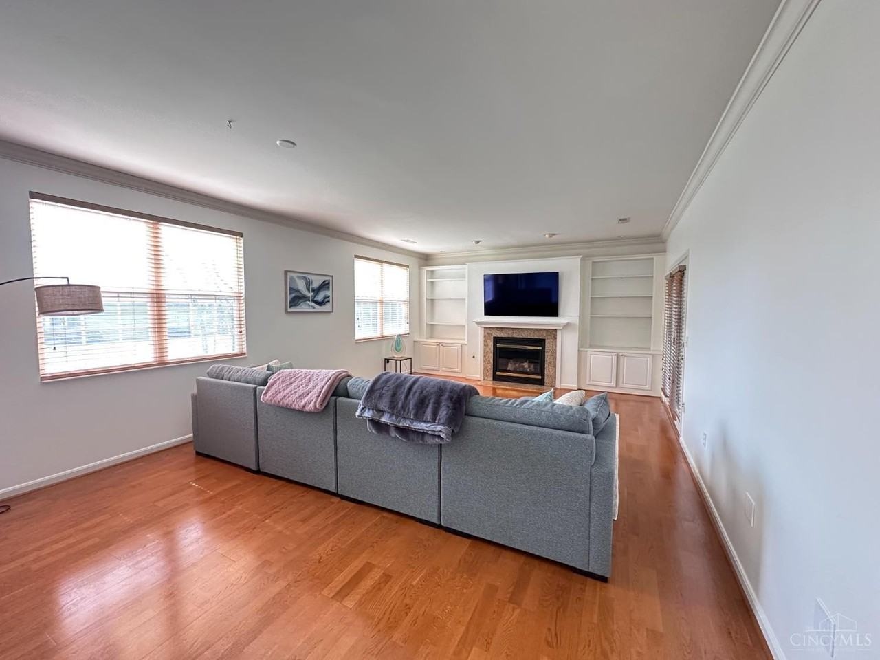 6821 Gentry Ln - Photo 4 of 20