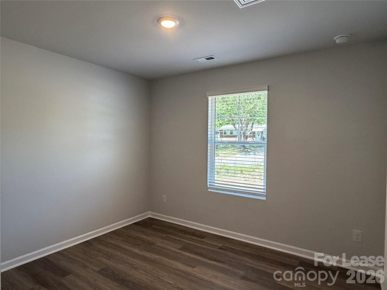 1207 Suncrest Ave - Photo 7 of 11