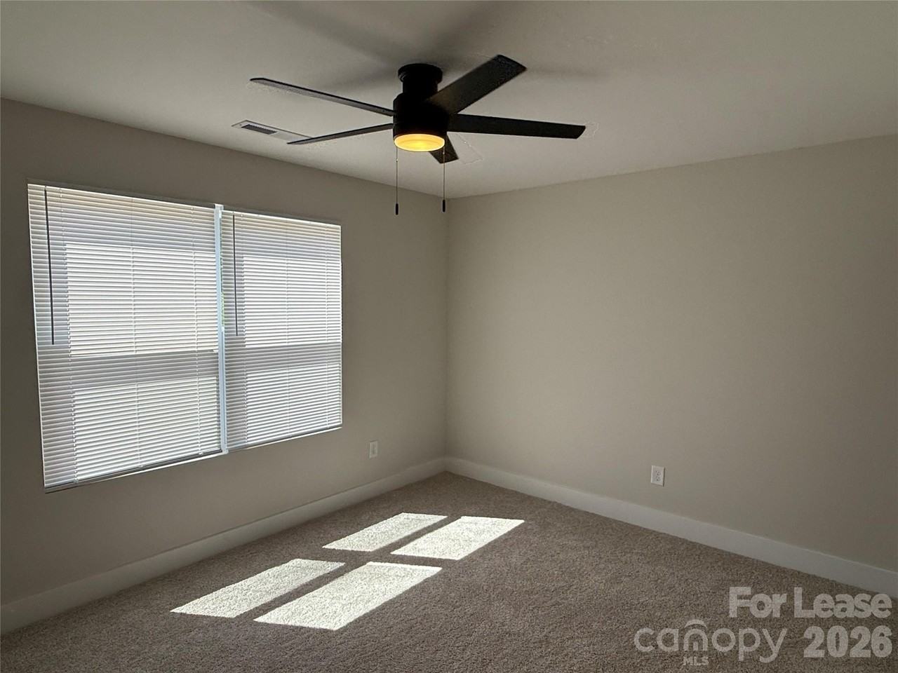 1211 Tower Dr - Photo 5 of 16