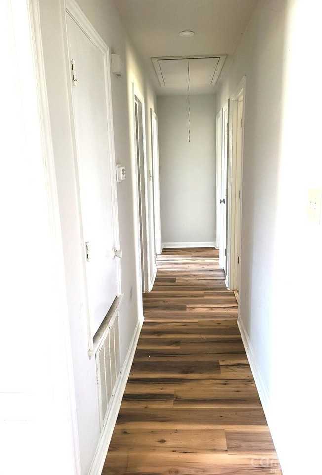 711 E John St - Photo 6 of 14